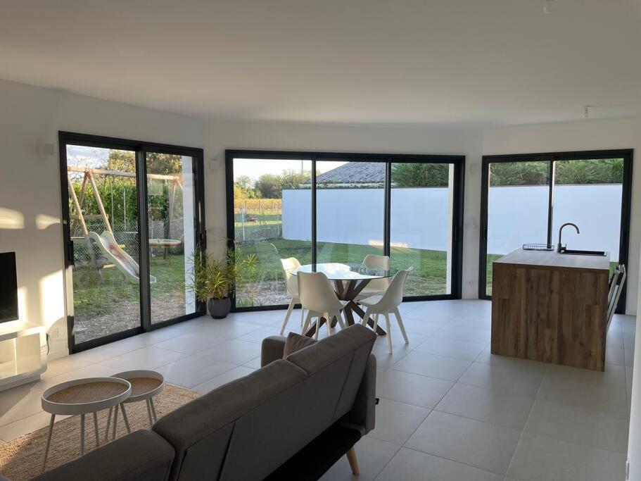 Holiday home Agreable Maison Individuelle Proche Bordeaux Ambares-et-Lagrave