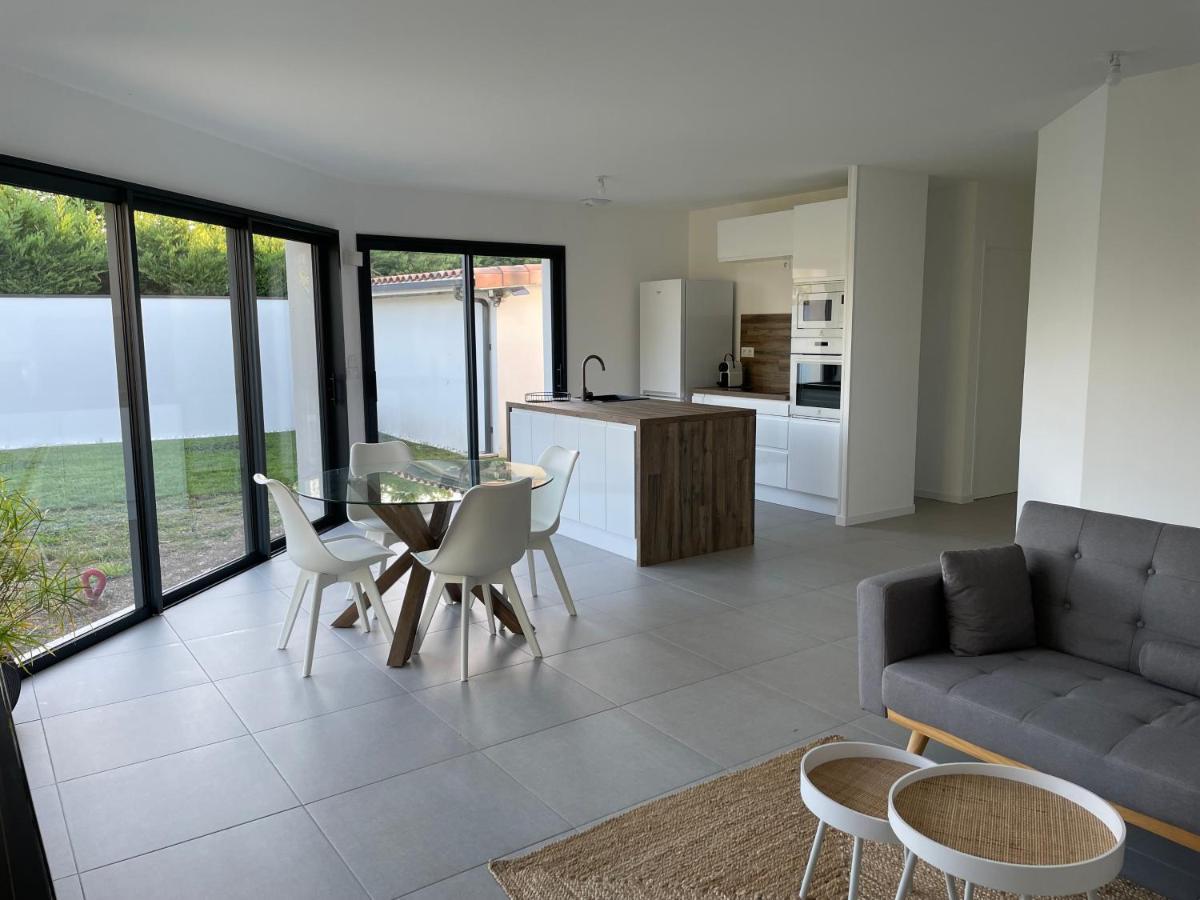 Holiday home Agreable Maison Individuelle Proche Bordeaux