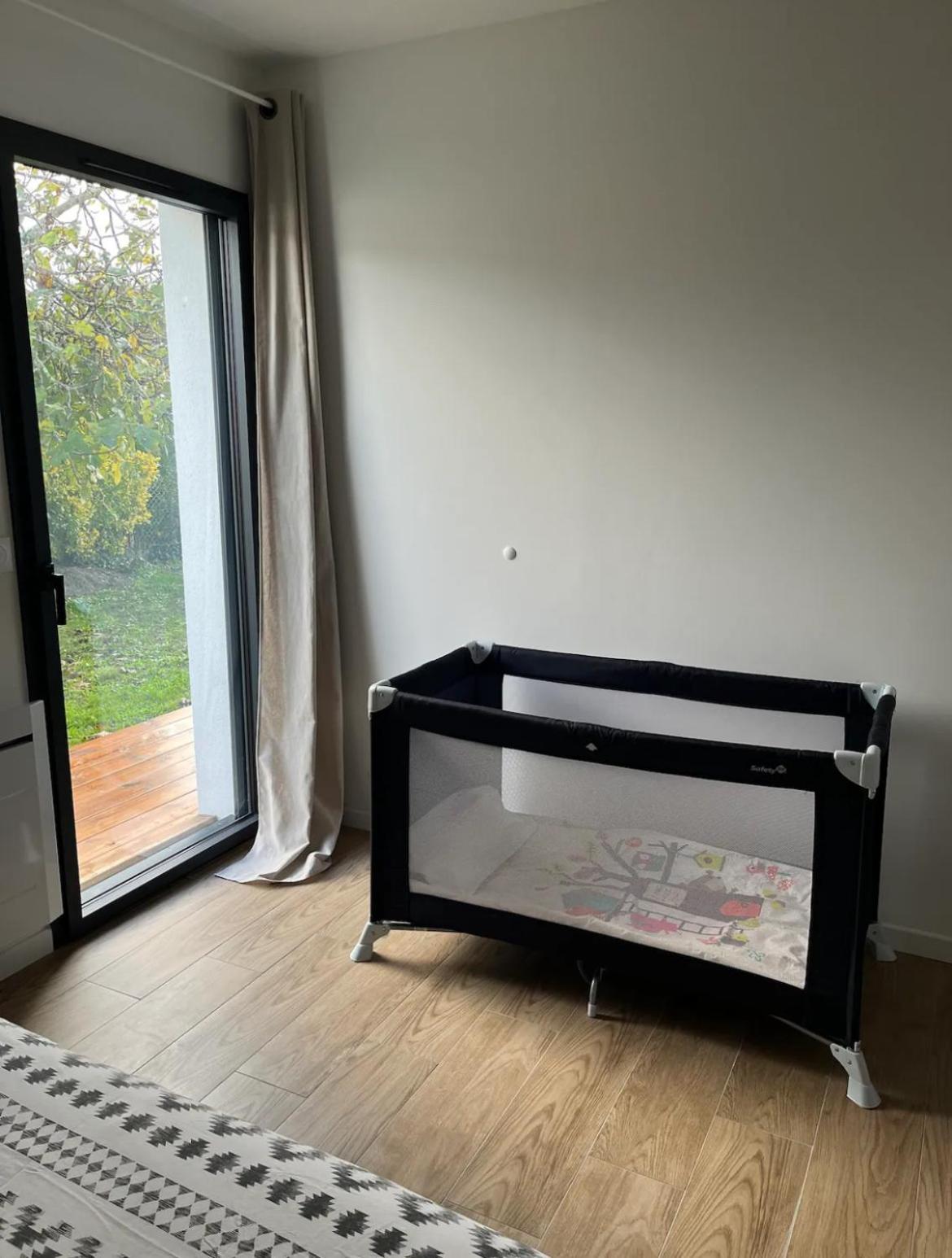 Holiday home Agreable Maison Individuelle Proche Bordeaux Ambares-et-Lagrave